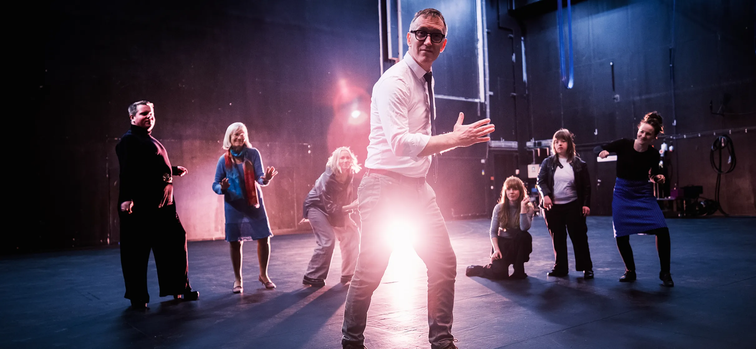 Bilder av dansere fra Harstad deltar i forestillinge Ball 28. juni - Foto©Øivind Arvola